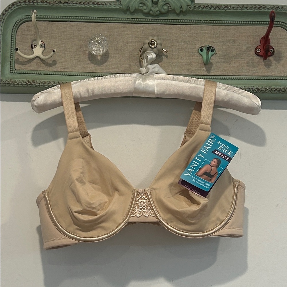 Vanity Fair Women's 38C Tan Underwire Minimizer Bra new w tags
